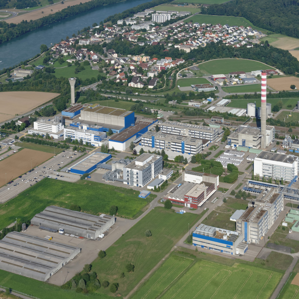Foto aus der Luft von DSM-Fabrik